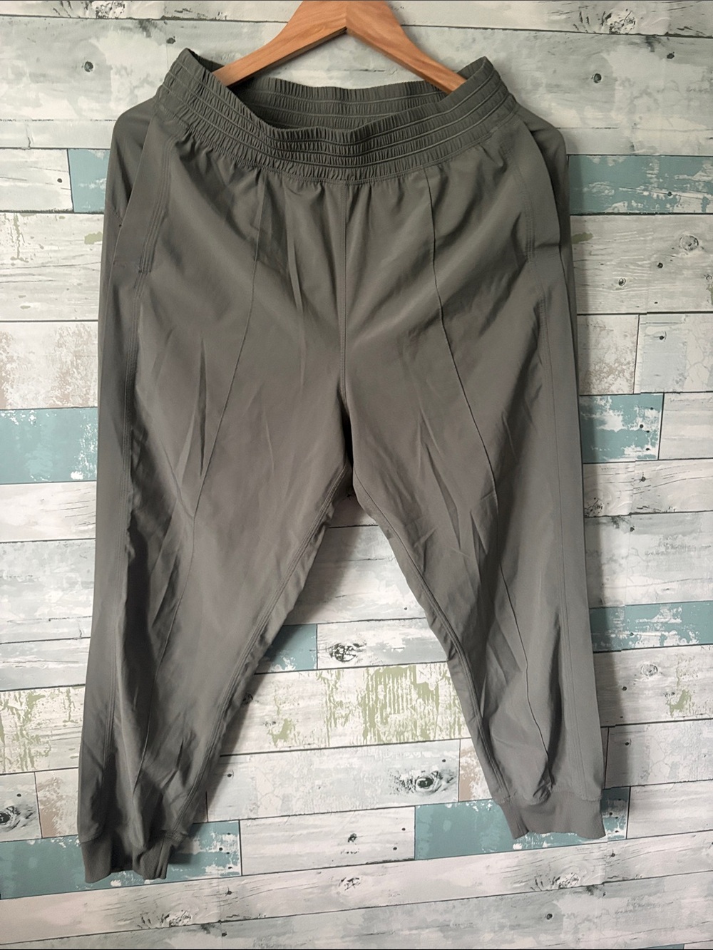 lululemon athletica Olive Green Ankle-Length Jogger Pants